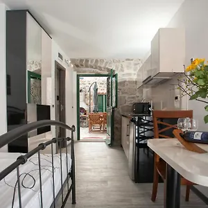 & Kartolina Apartman